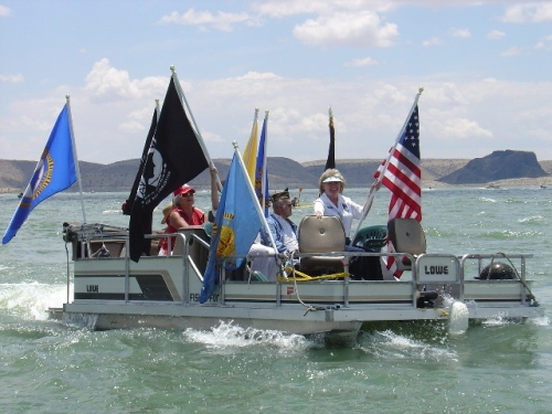 052209boatparade